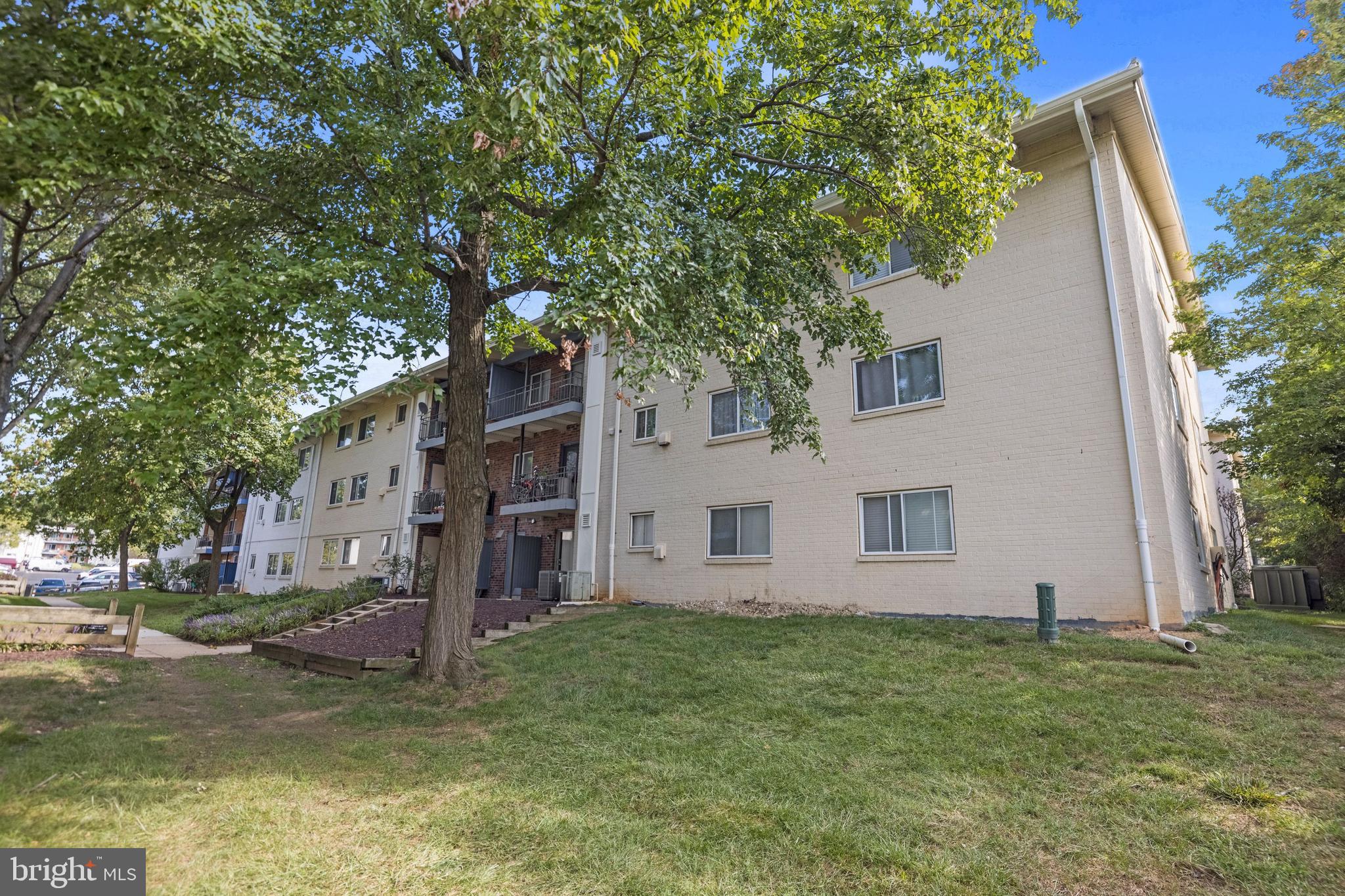 MARYLAND FARMS CONDO - Residential