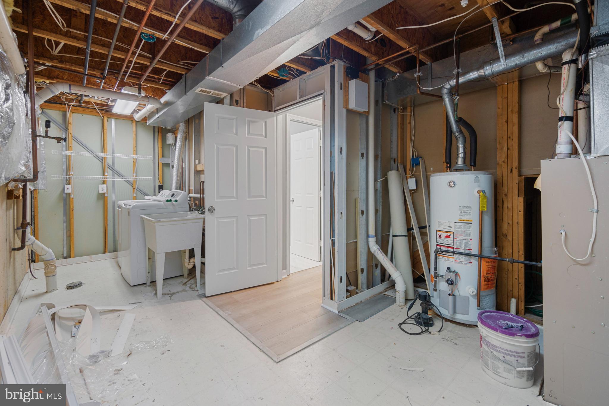 WINDSOR  MILL - Residential Lease