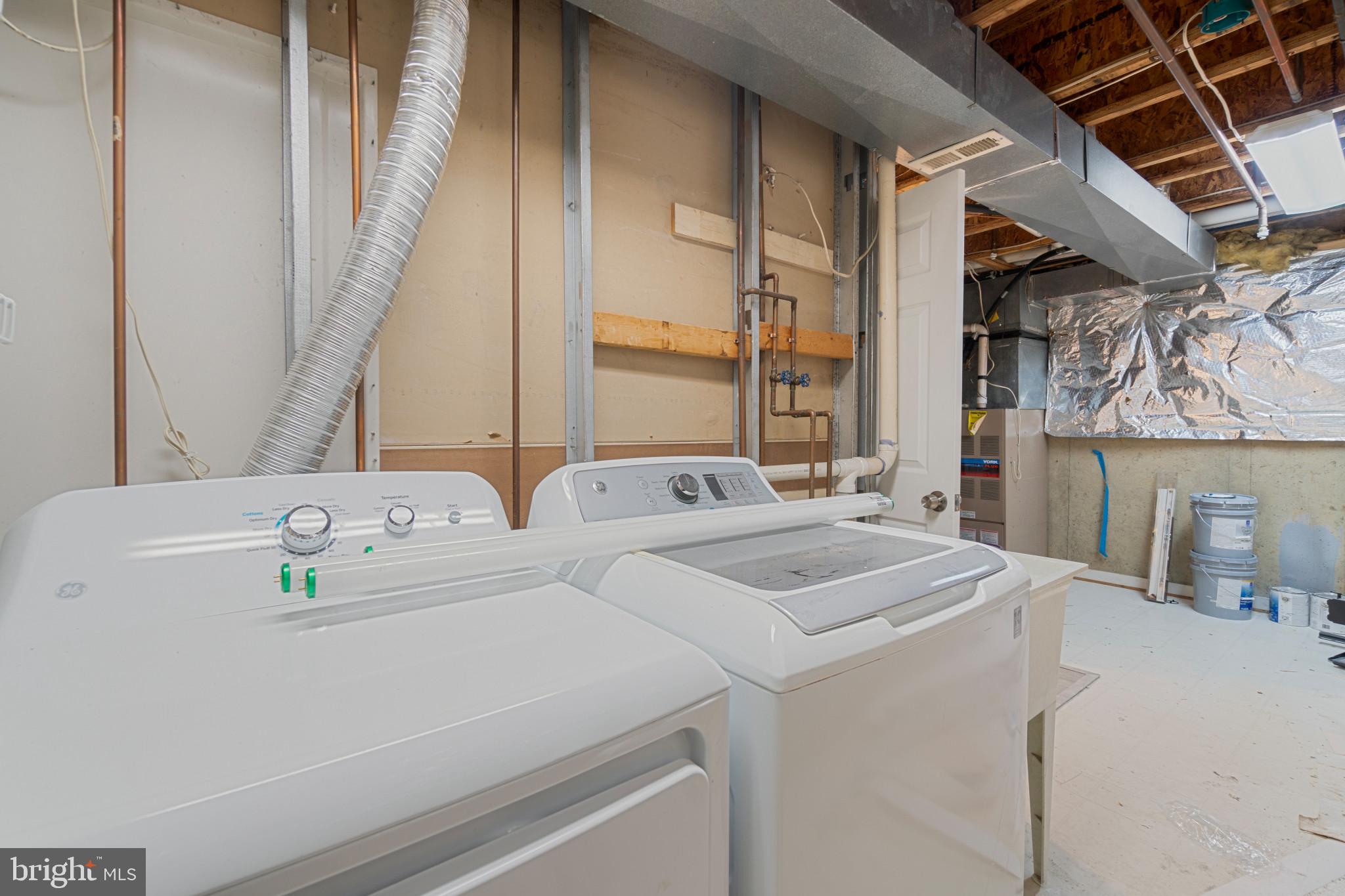 WINDSOR  MILL - Residential Lease