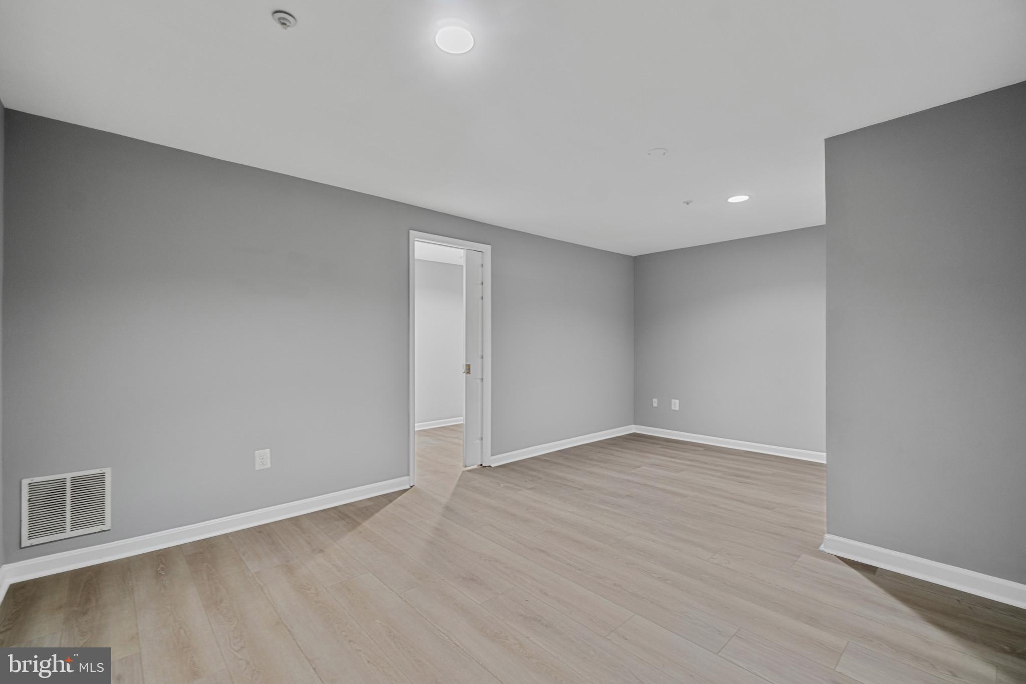 WINDSOR  MILL - Residential Lease