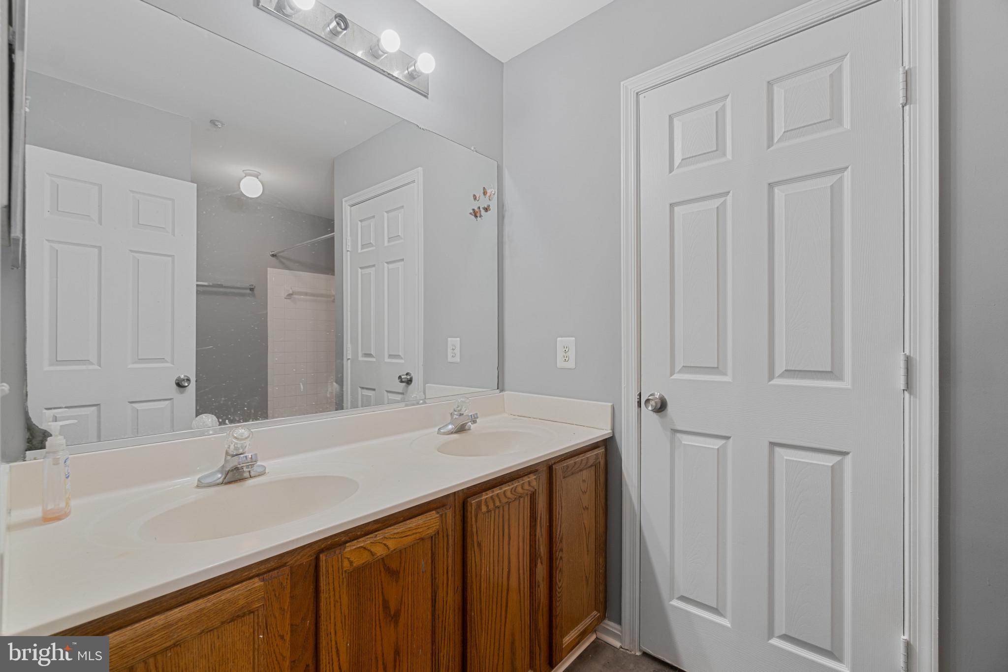 WINDSOR  MILL - Residential Lease