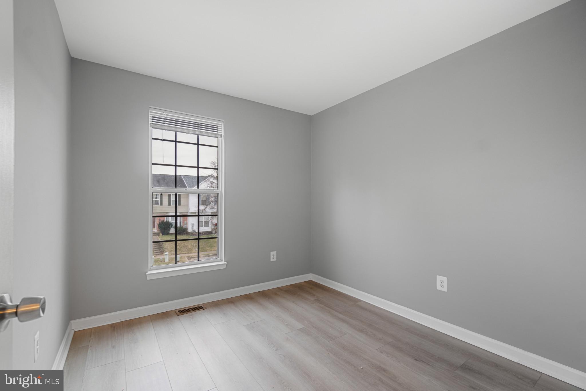 WINDSOR  MILL - Residential Lease