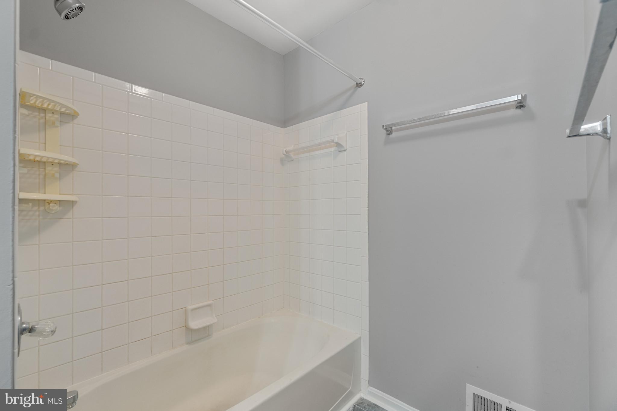 WINDSOR  MILL - Residential Lease