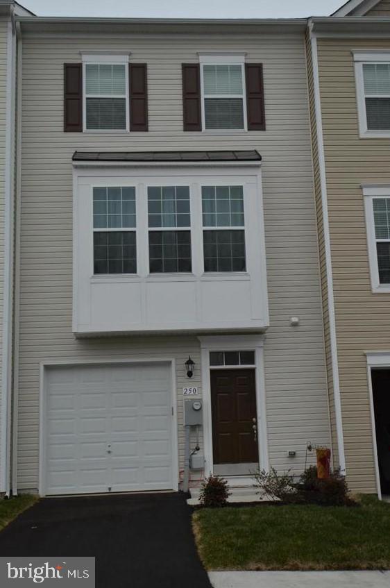 THE TOWNES AT TASKER - Residential Lease