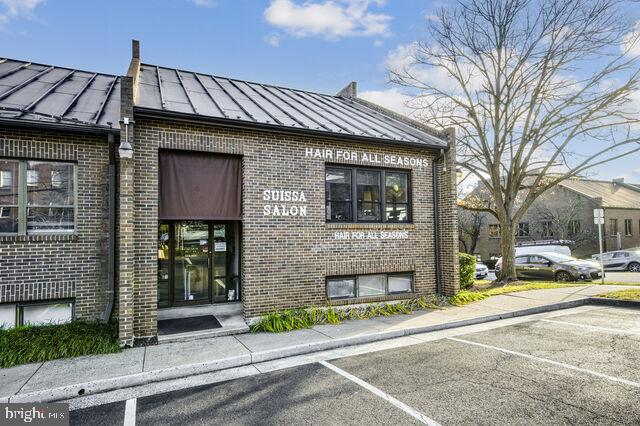 6716 WHITTIER AVENUE