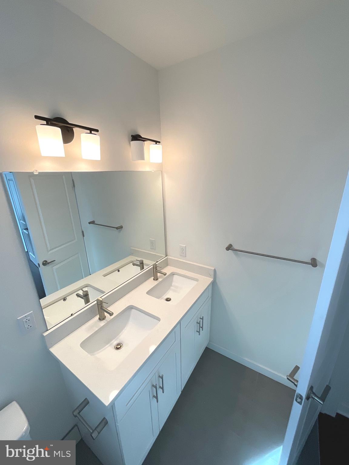 EAST KENSINGTON - Residential Lease