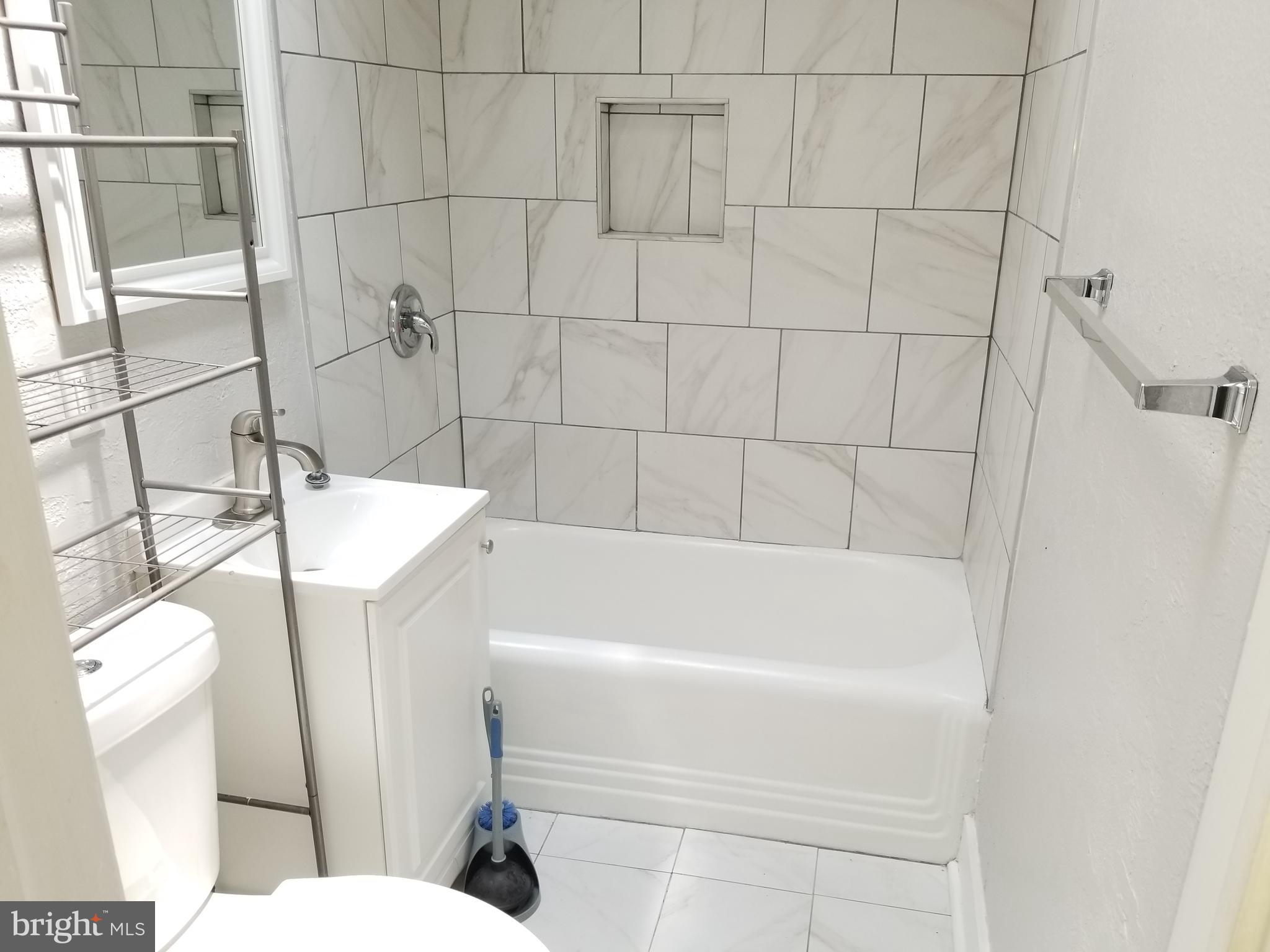 WINSTON GOVANS - Residential Lease