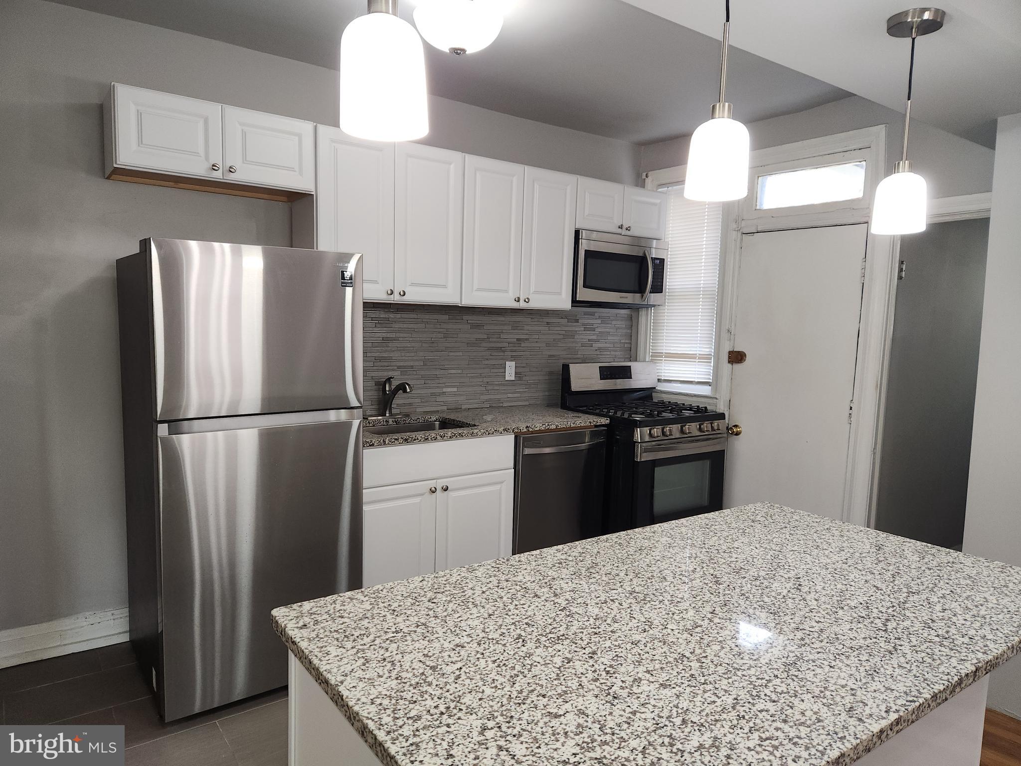 WINSTON GOVANS - Residential Lease