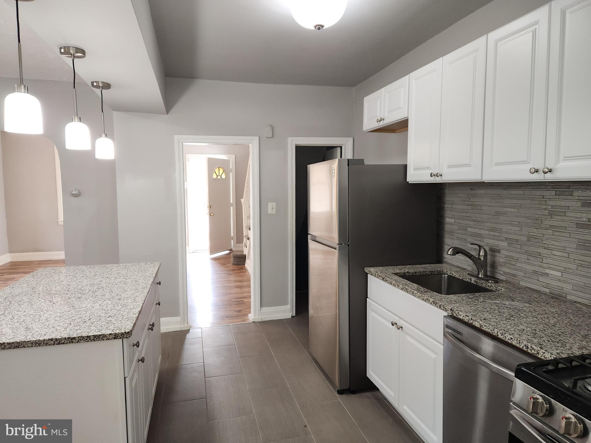 WINSTON GOVANS - Residential Lease