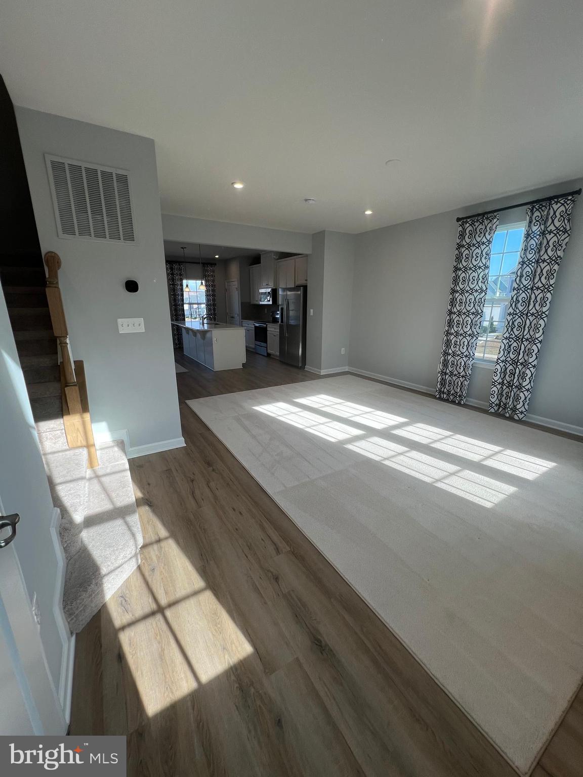 COURTHOUSE COMMONS - Residential Lease