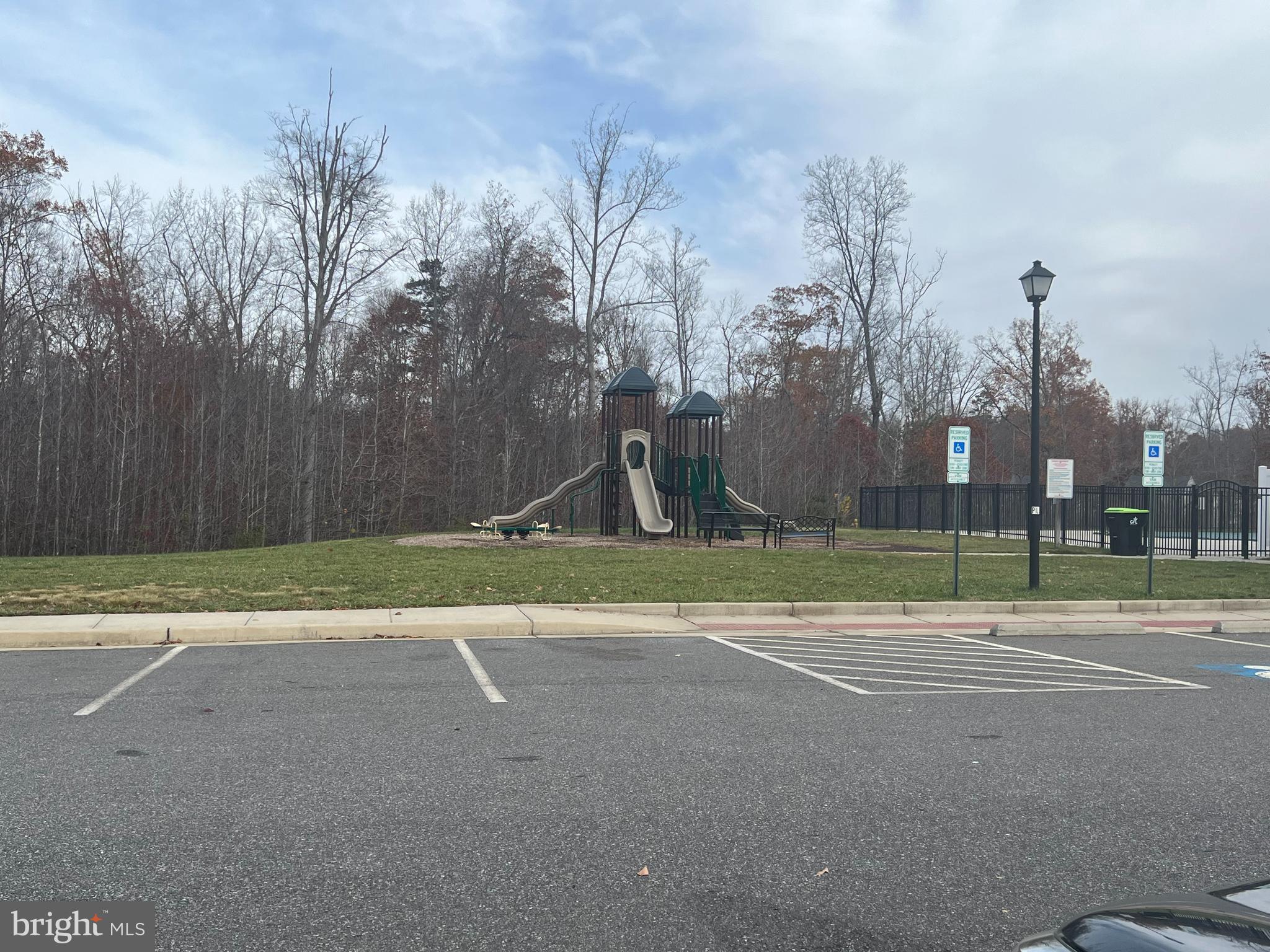 COURTHOUSE COMMONS - Residential Lease