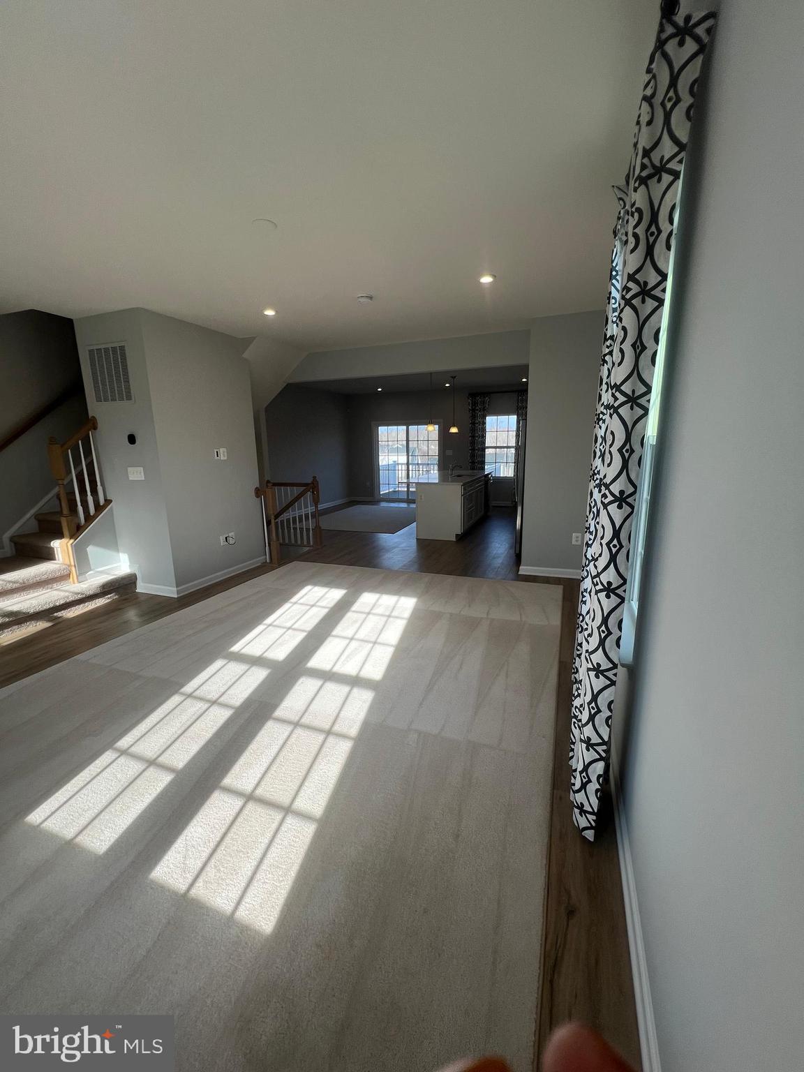 COURTHOUSE COMMONS - Residential Lease