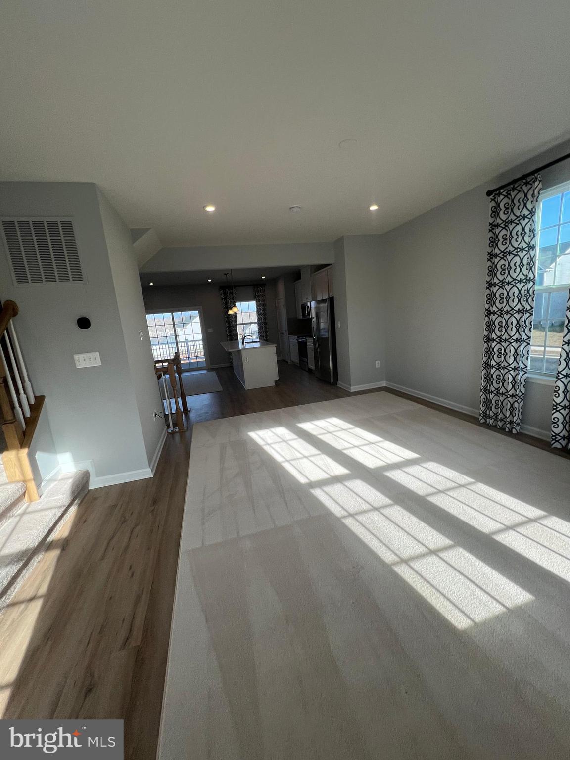 COURTHOUSE COMMONS - Residential Lease