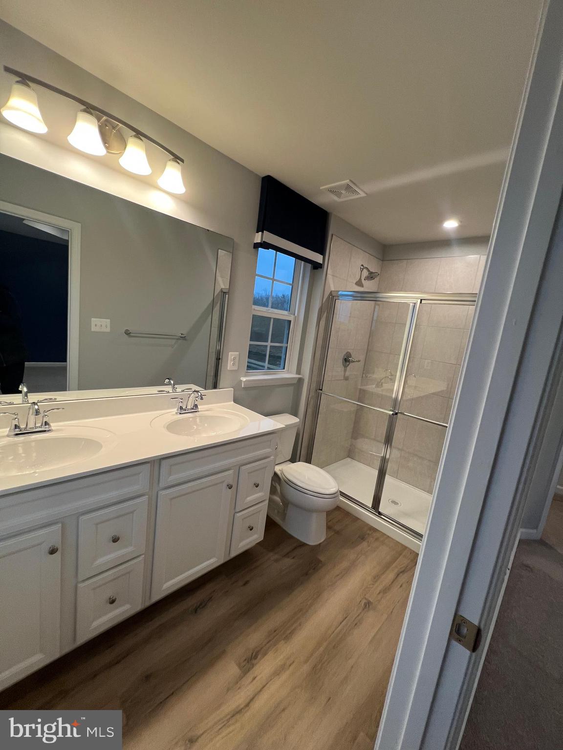 COURTHOUSE COMMONS - Residential Lease