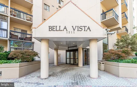 1211 S Eads Street Unit 804, Arlington, VA MLS: VAAR2069592