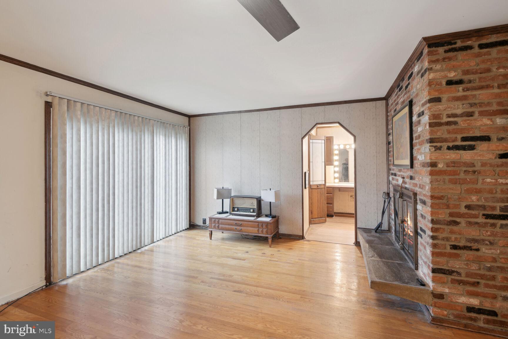 BROCK HALL ESTATES - Residential