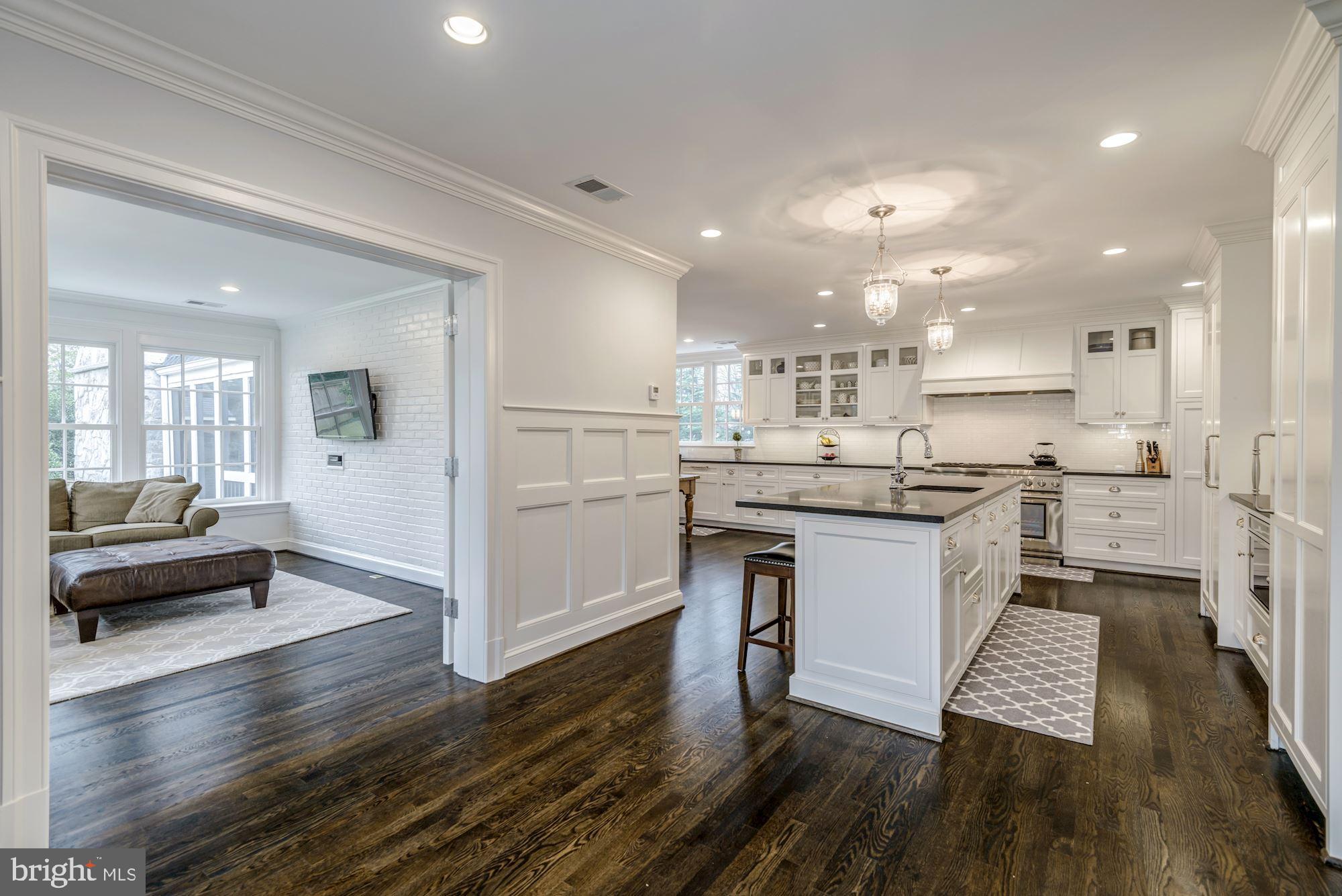 DOWNSCREST - Residential