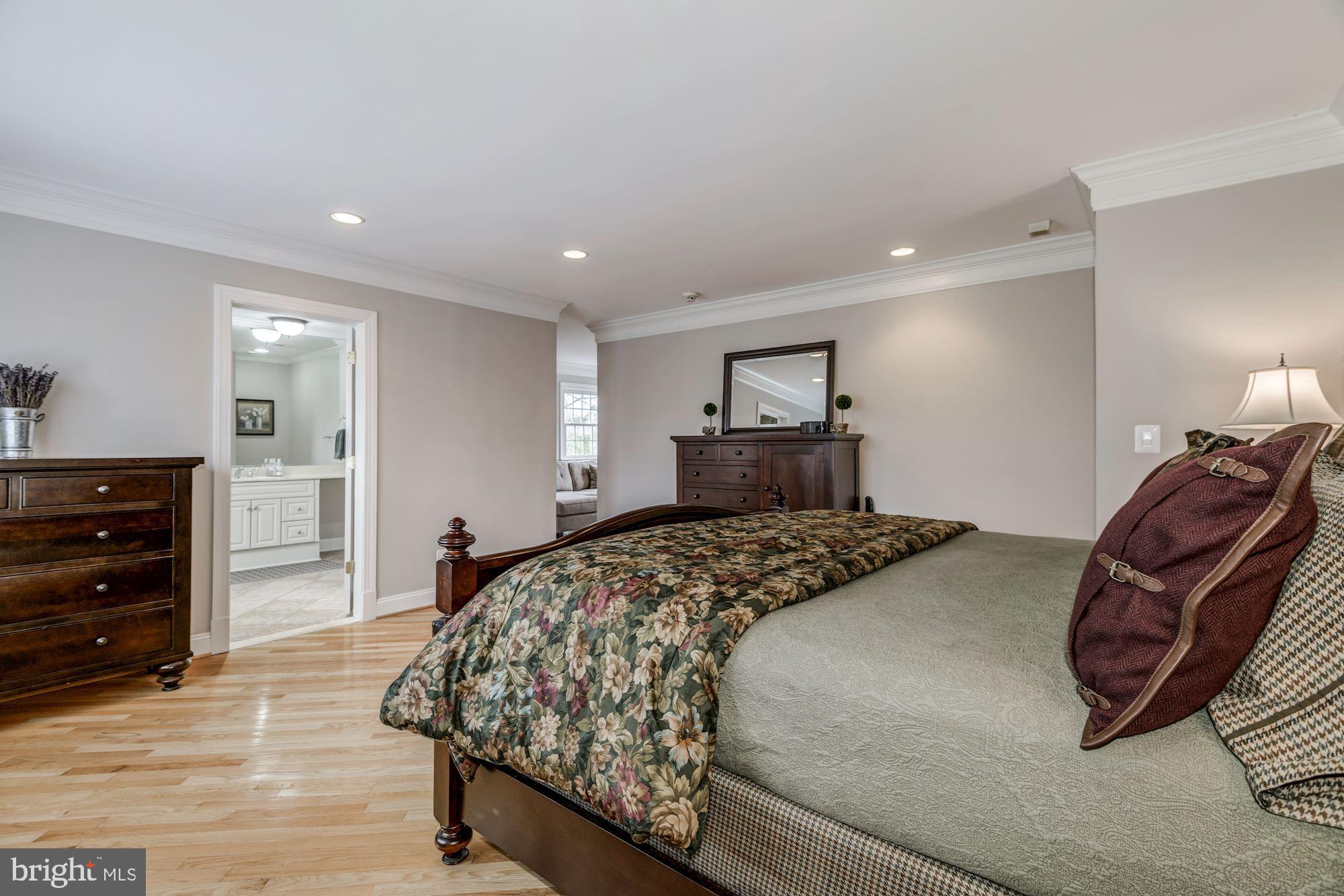 DOWNSCREST - Residential