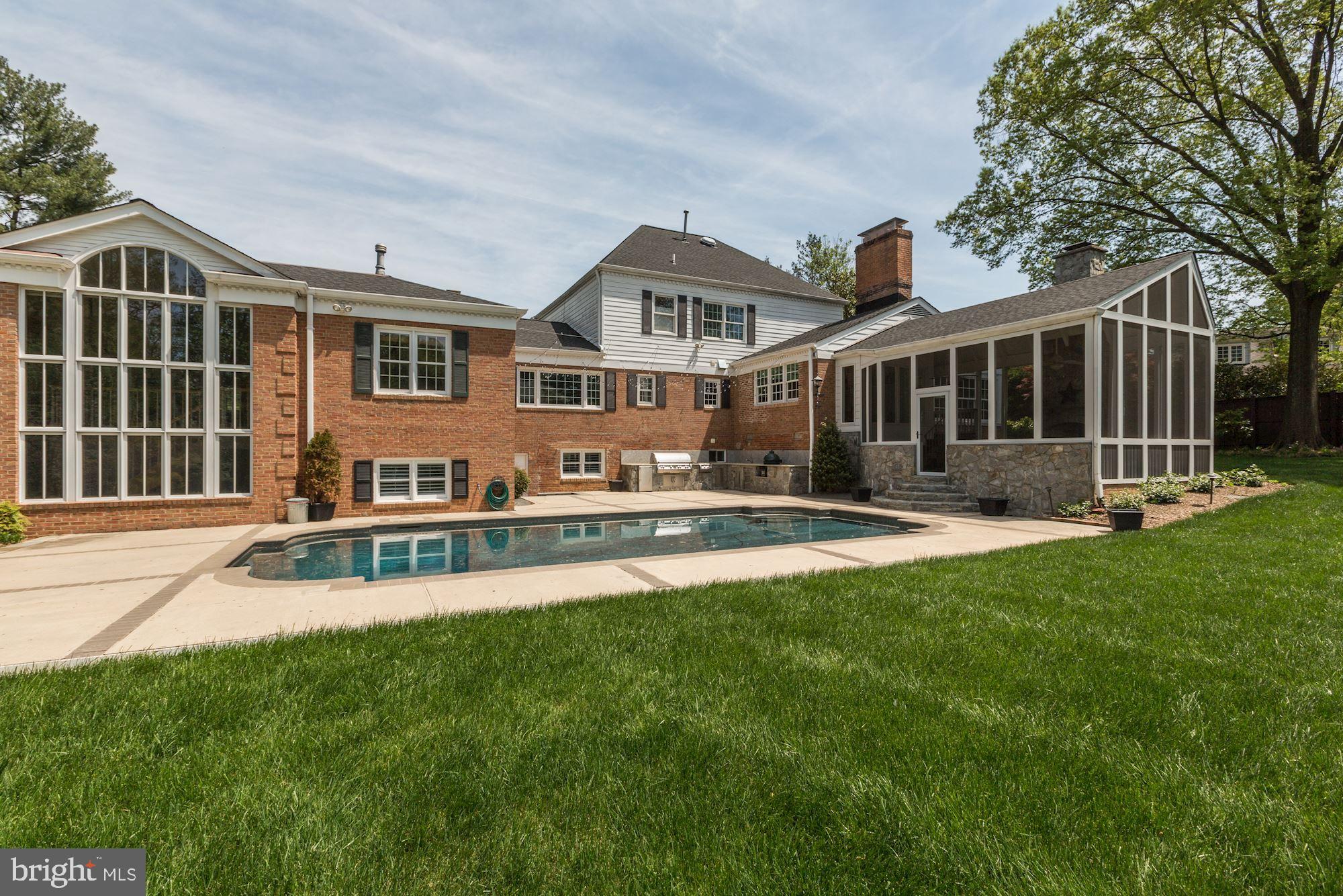 DOWNSCREST - Residential