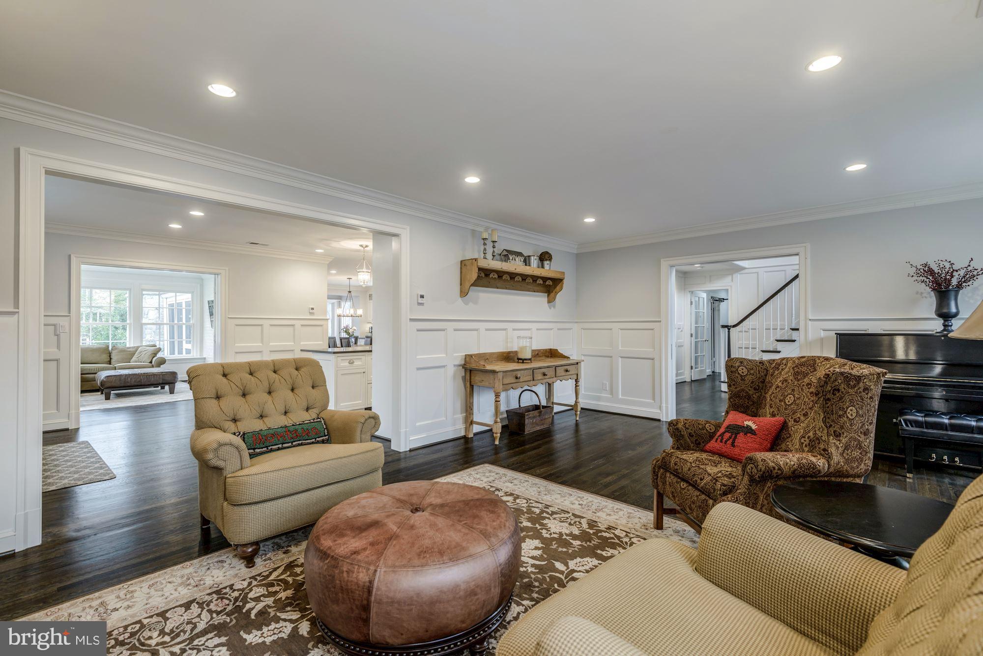 DOWNSCREST - Residential