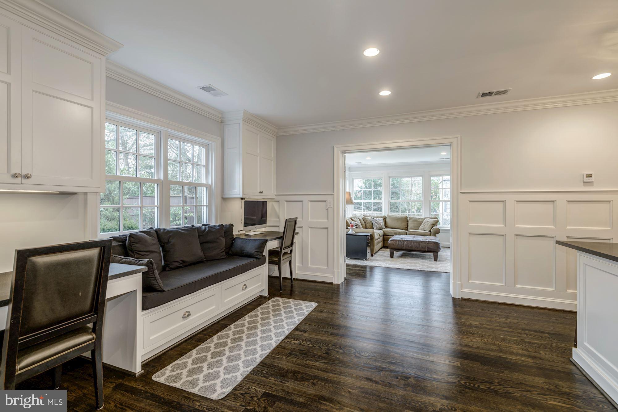 DOWNSCREST - Residential