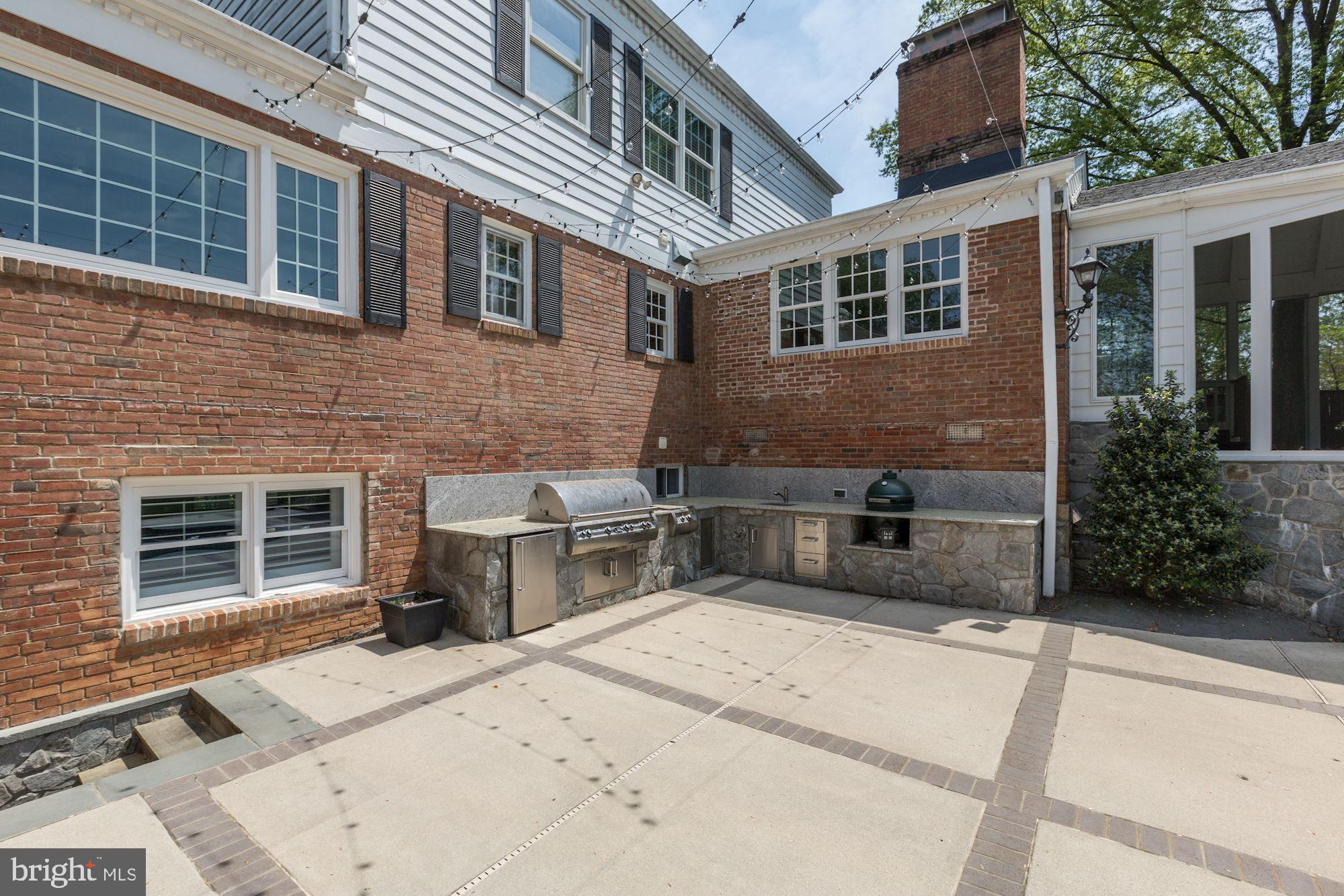 DOWNSCREST - Residential