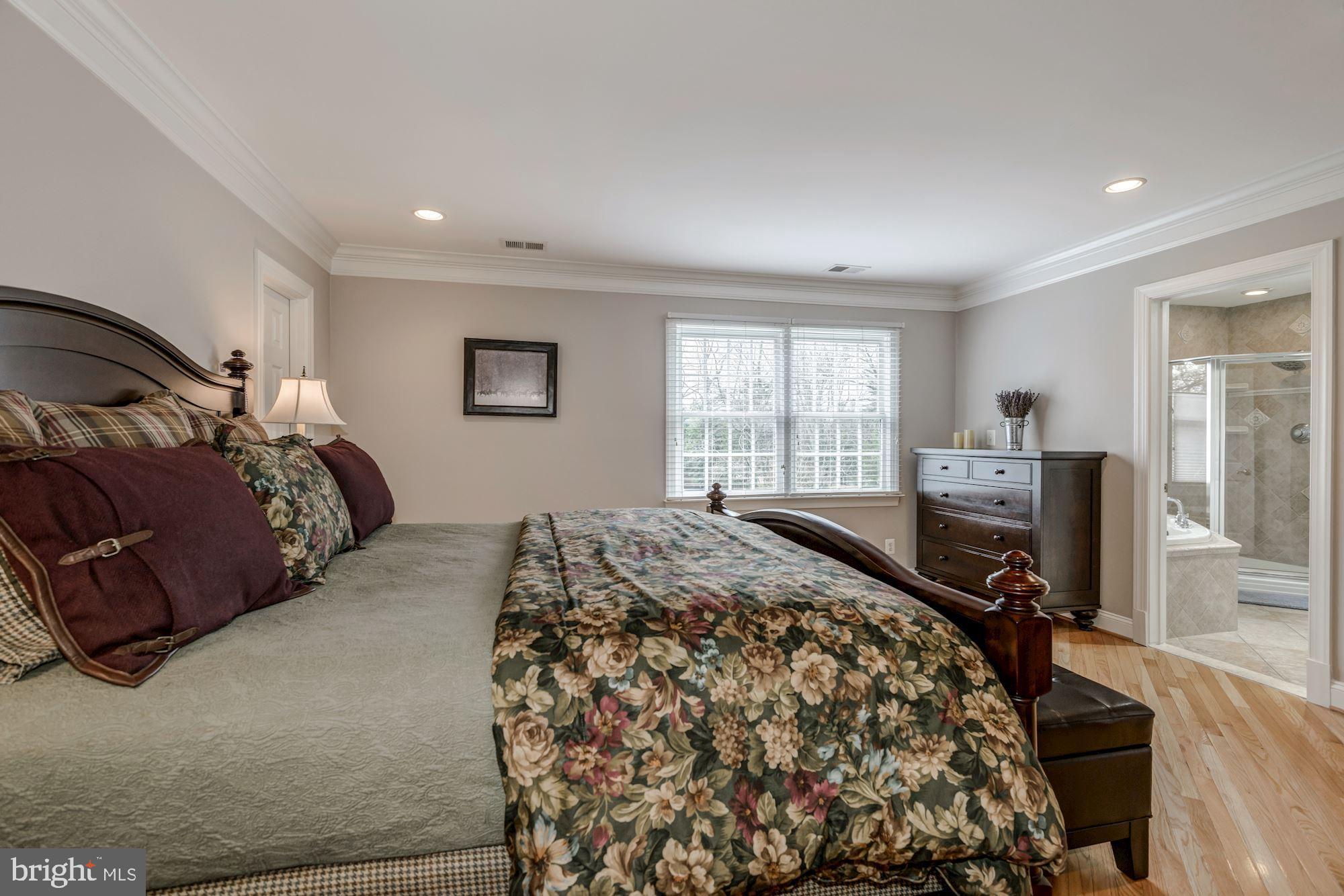 DOWNSCREST - Residential