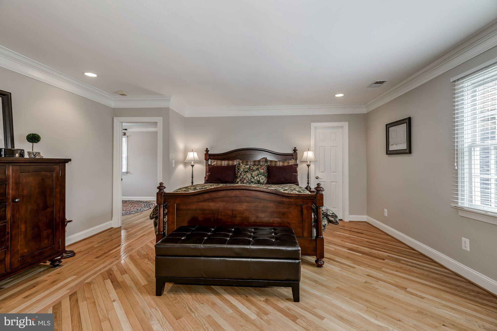 DOWNSCREST - Residential