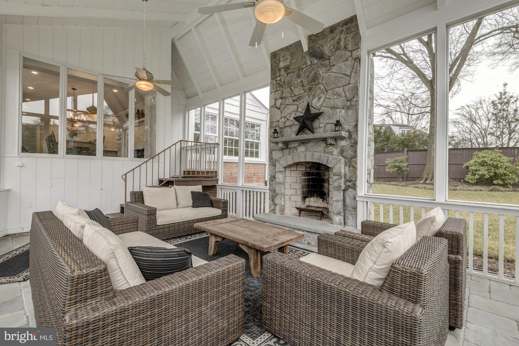 DOWNSCREST - Residential