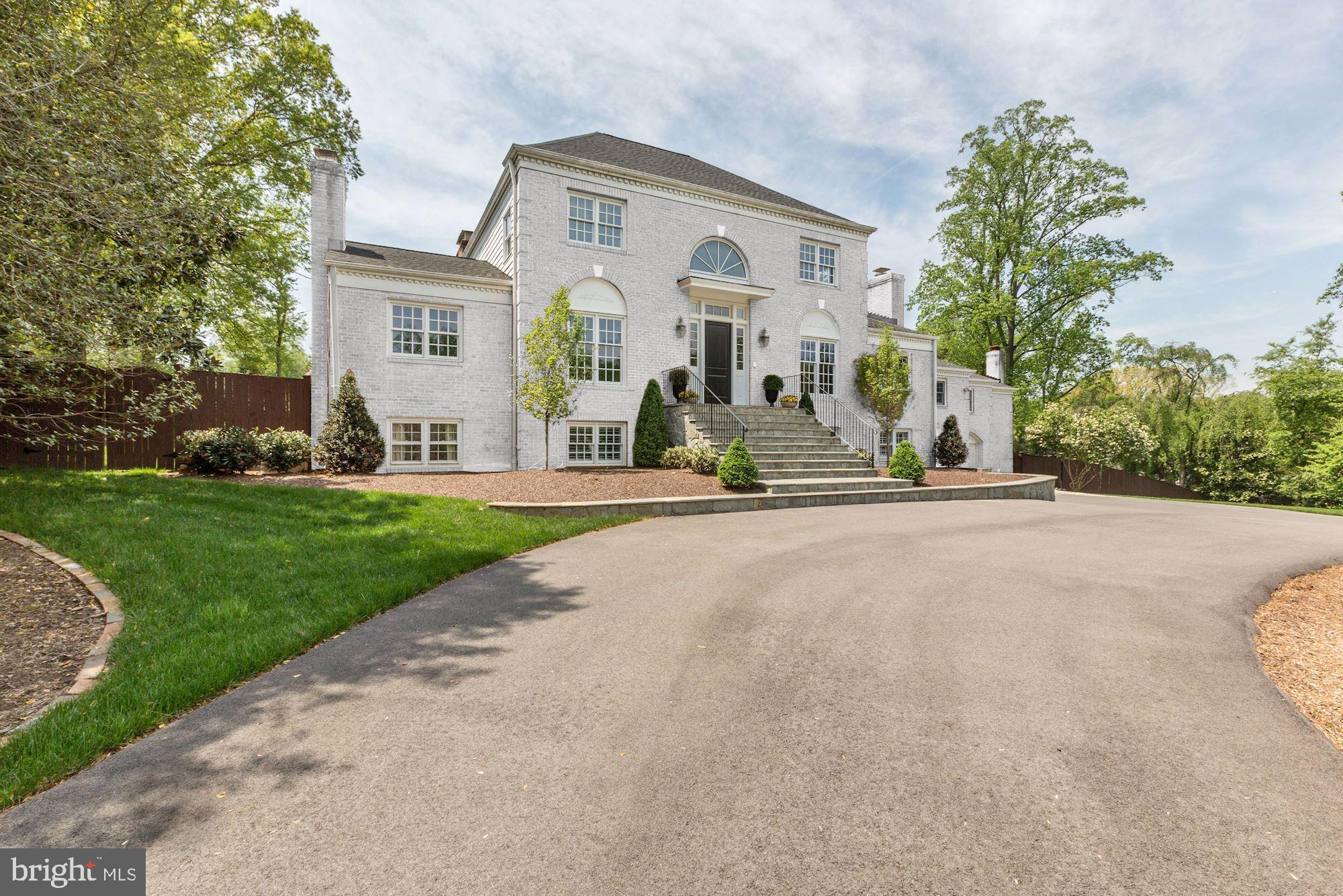 DOWNSCREST - Residential