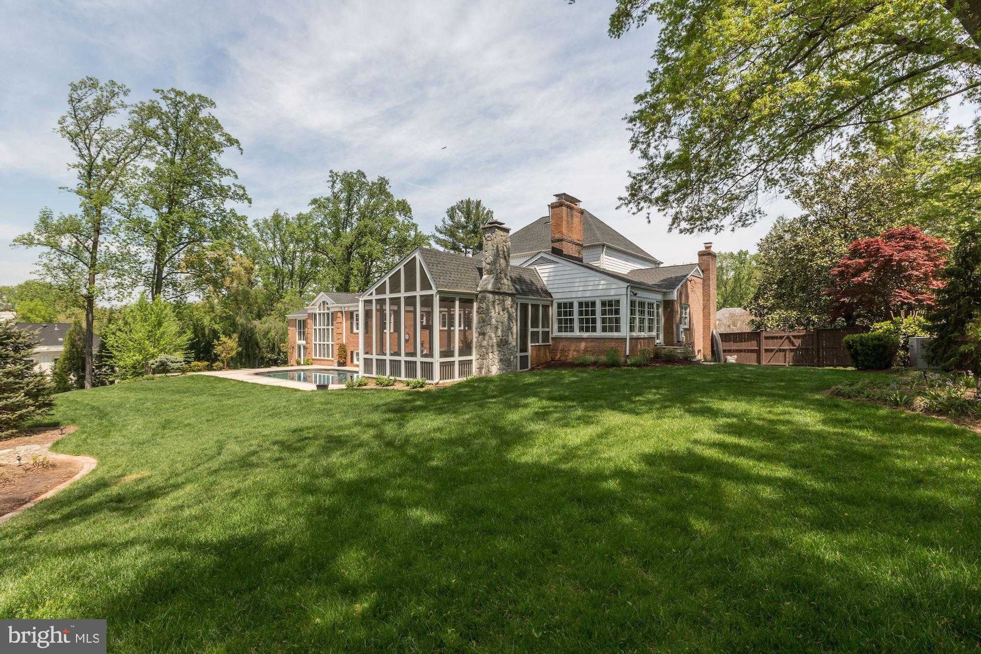 DOWNSCREST - Residential