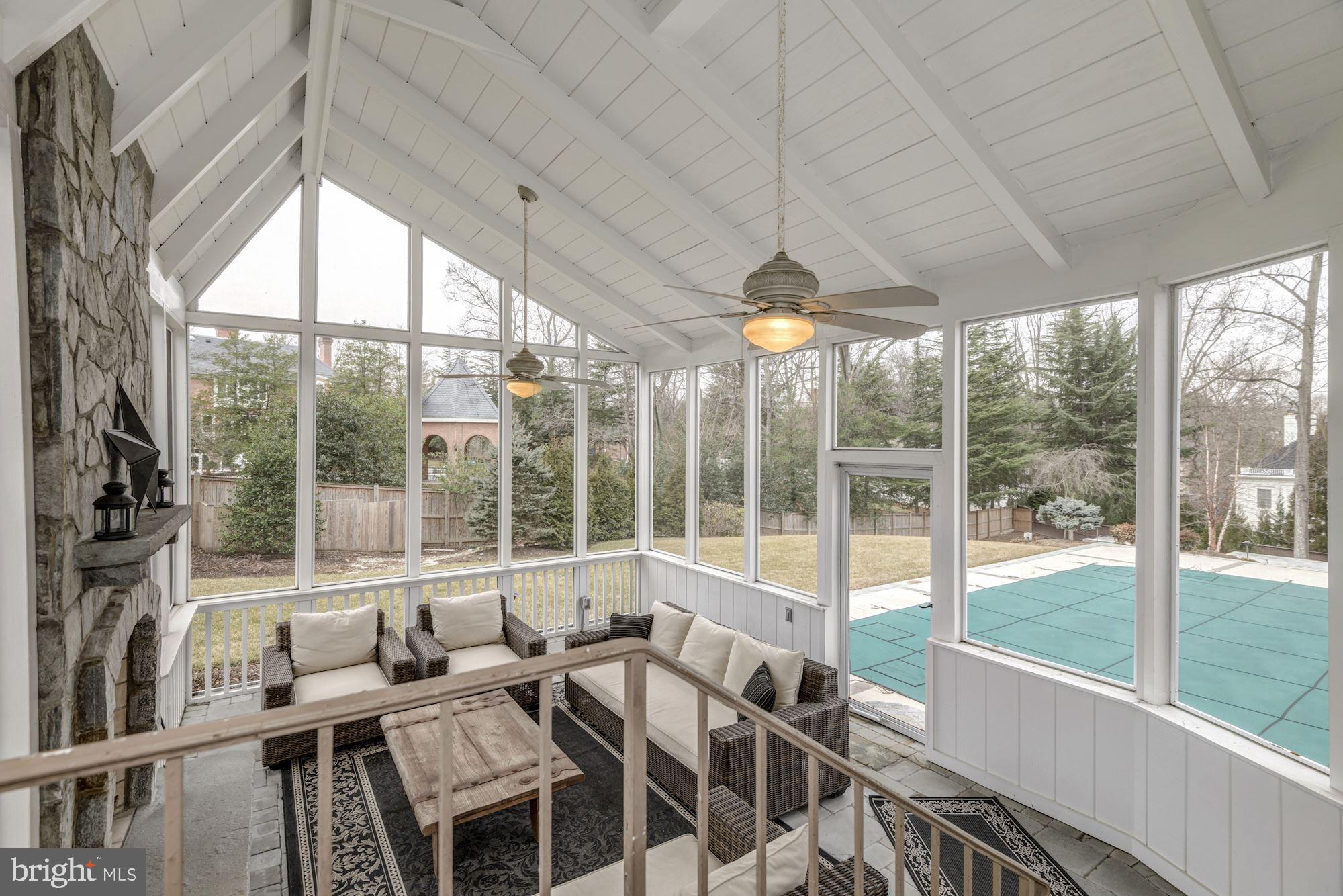 DOWNSCREST - Residential