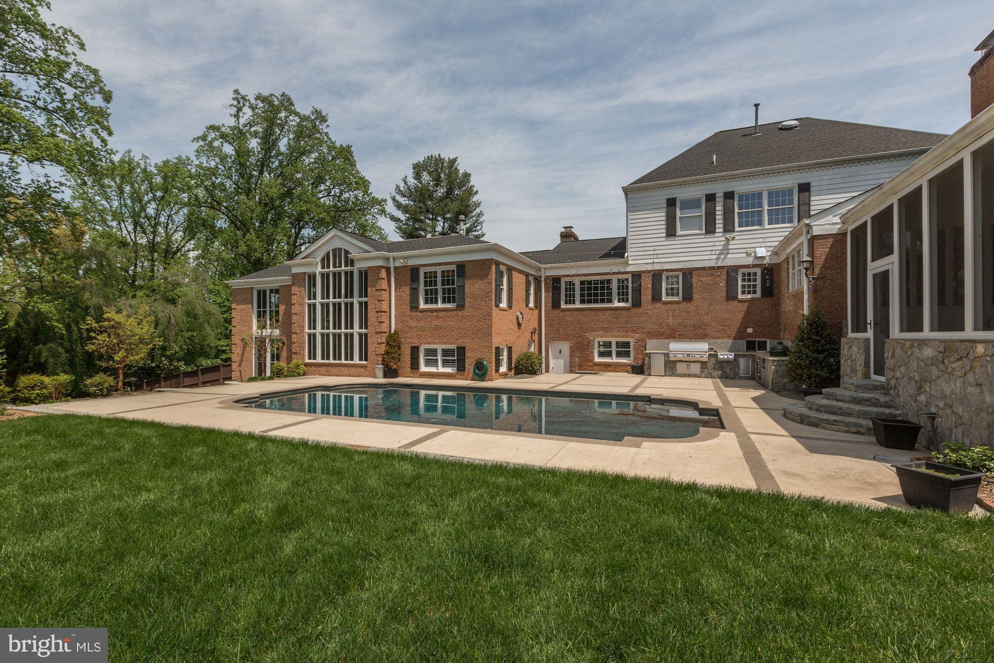 DOWNSCREST - Residential