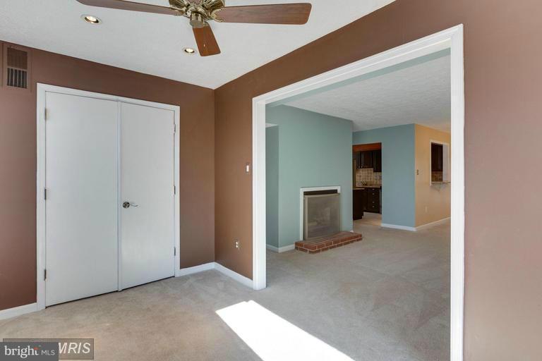 THE OAKTON - Residential Lease