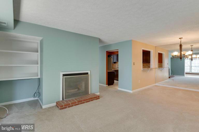 THE OAKTON - Residential Lease