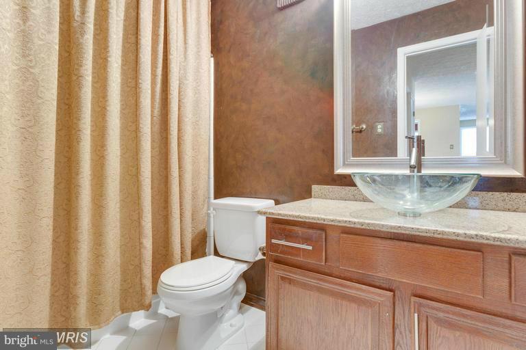 THE OAKTON - Residential Lease