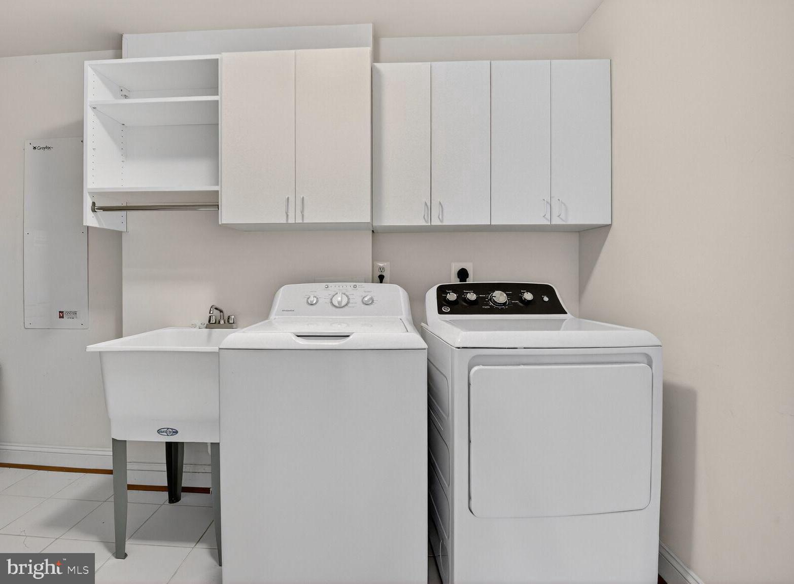 GRAYROB - Residential Lease