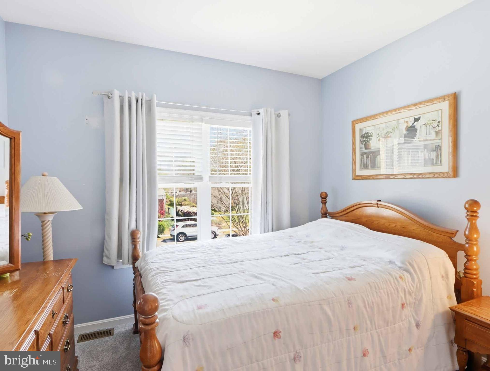 COUNTRY CLUB MANOR - Residential