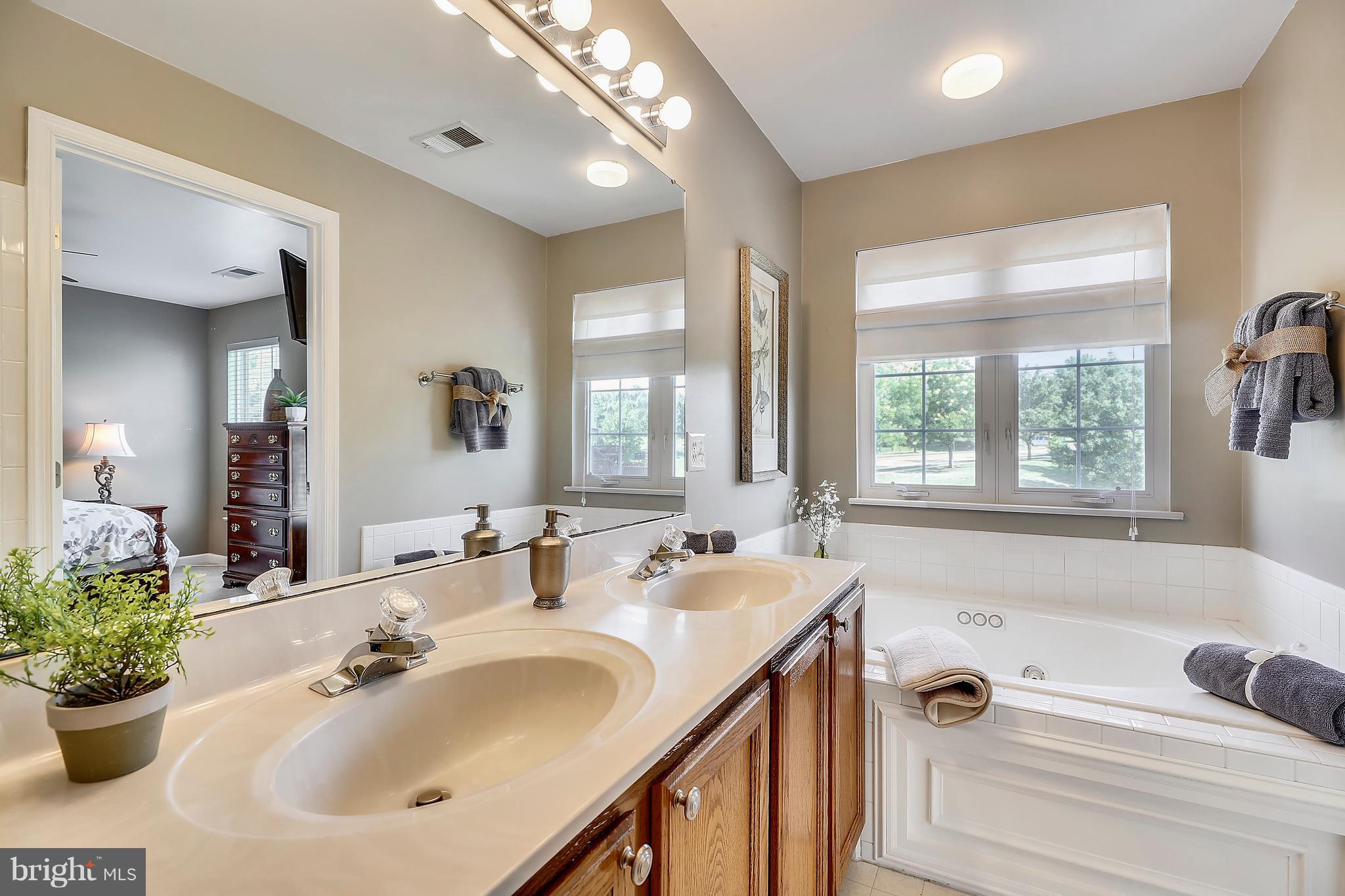 LYNDWOOD - Residential