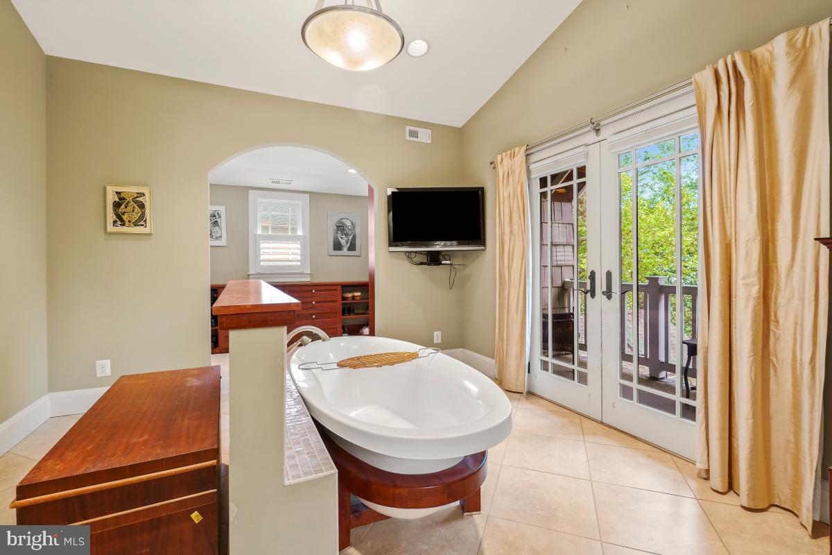 WEST ANNAPOLIS - Residential