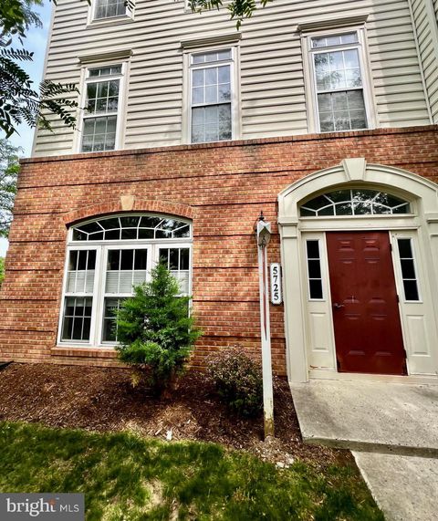 Photo of 5725 Callcott Way #B, ALEXANDRIA, VA 22312 (MLS # VAFX2306328)