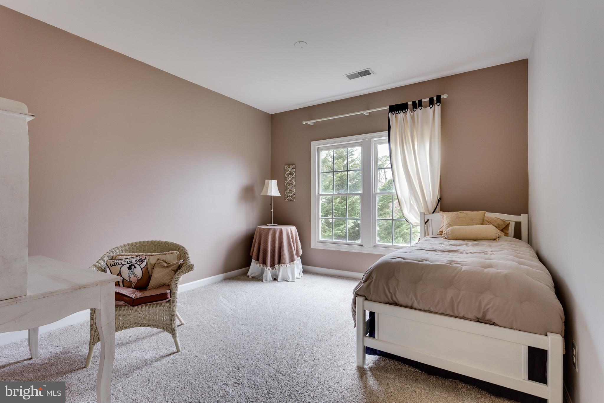 JAMES CREEK - Residential