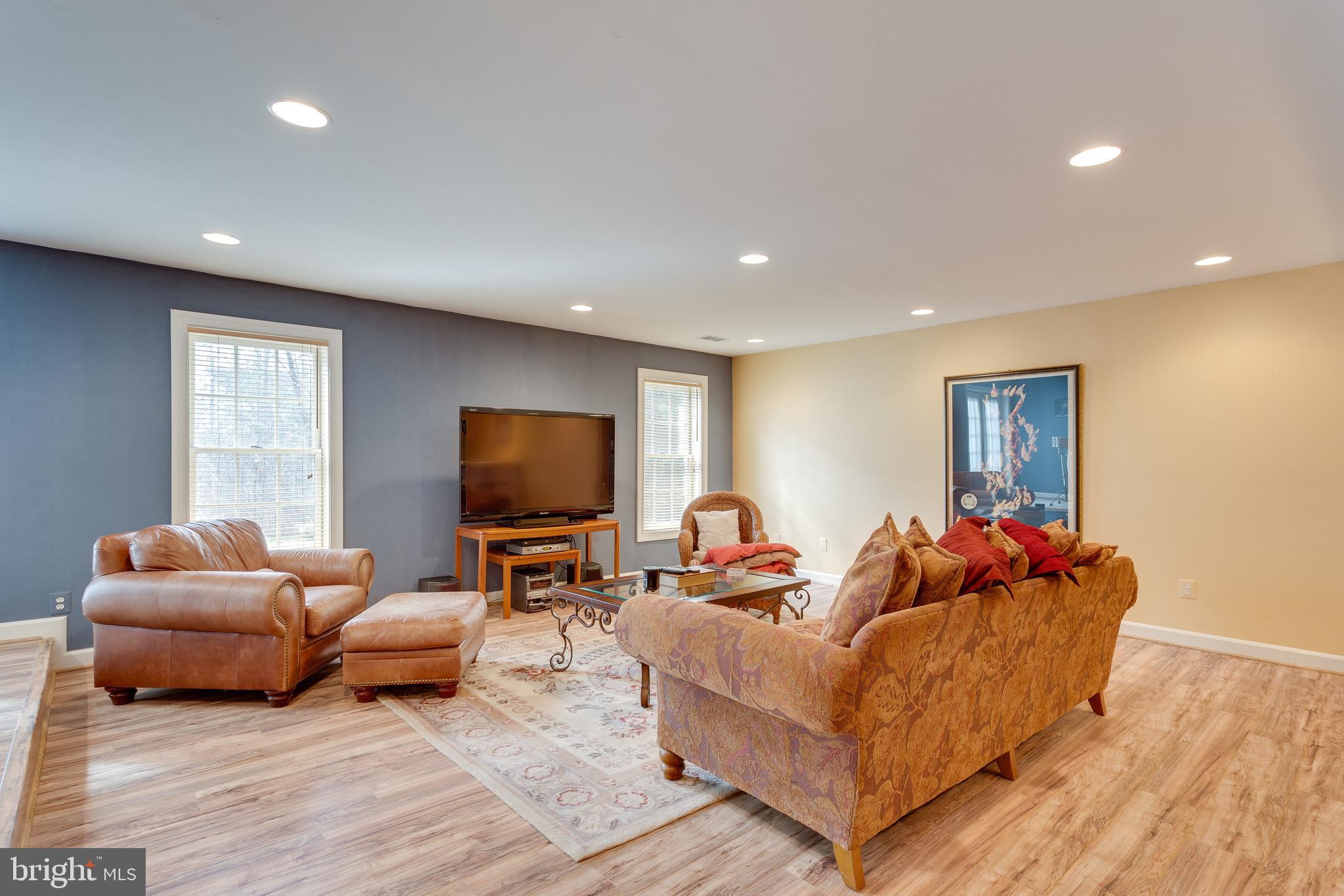 JAMES CREEK - Residential