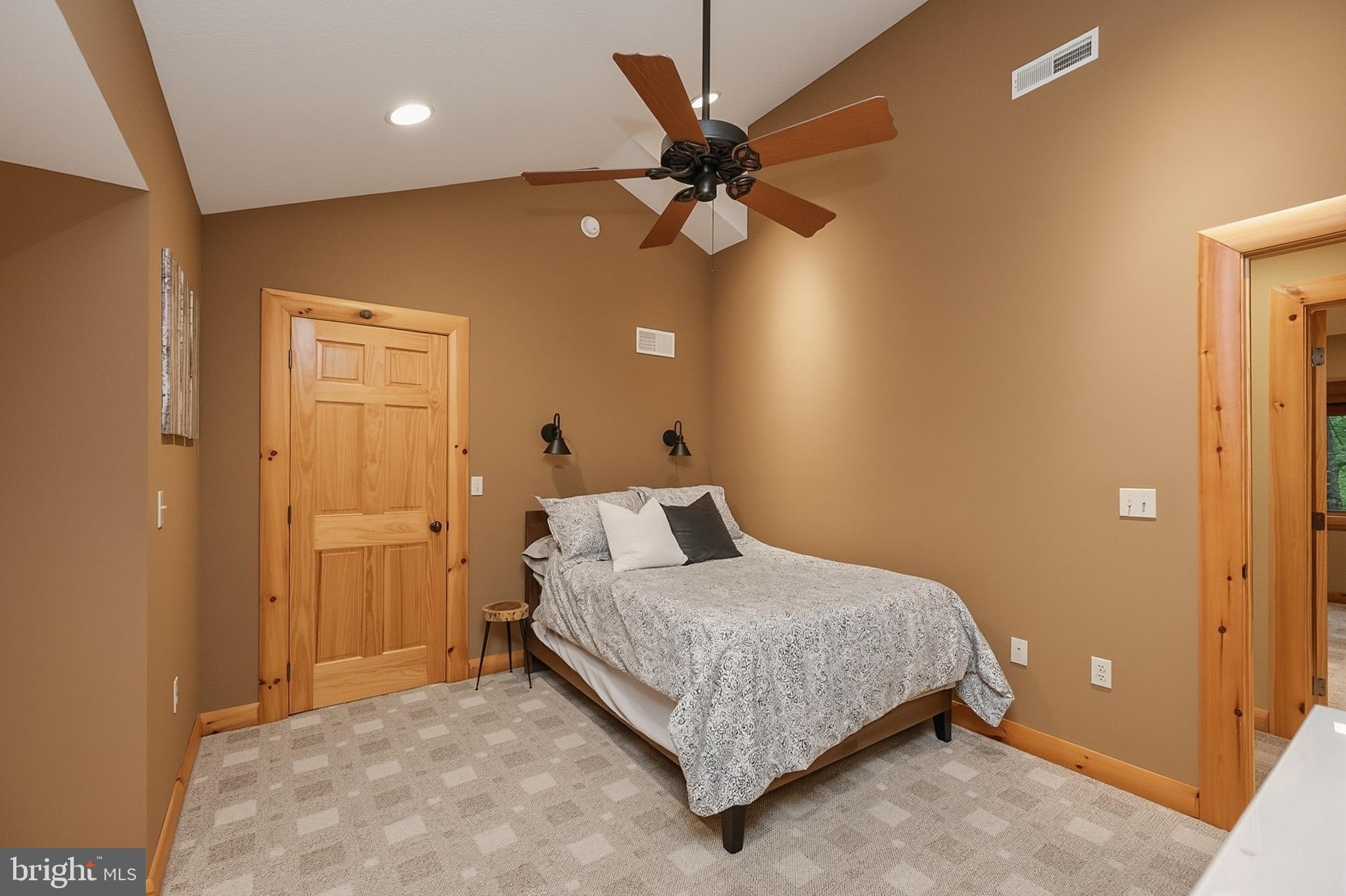 SANDY SHORES HEIGHTS - Residential