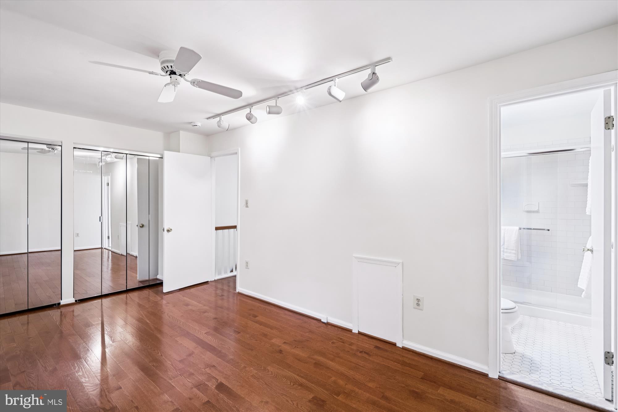 OAKLAND MILLS - Residential