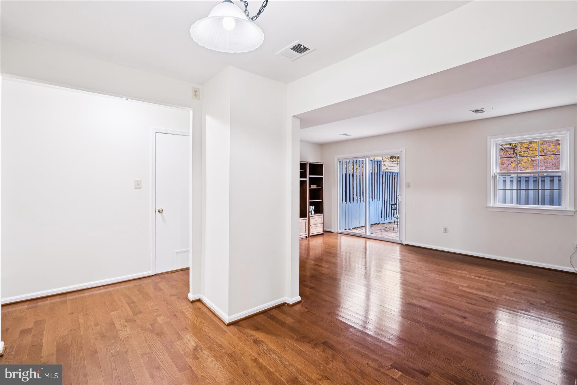 OAKLAND MILLS - Residential