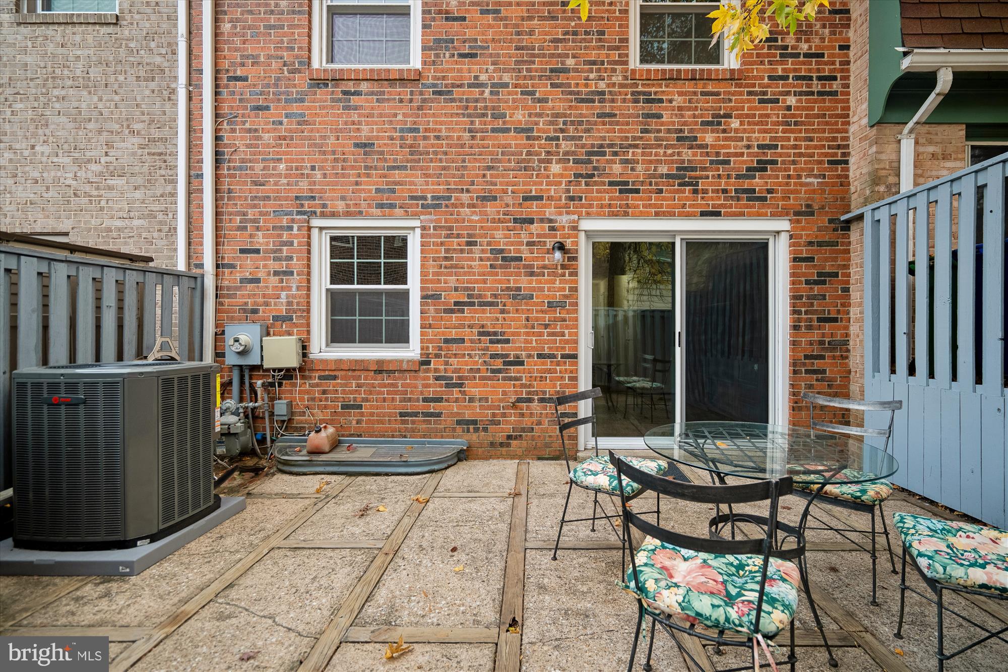 OAKLAND MILLS - Residential