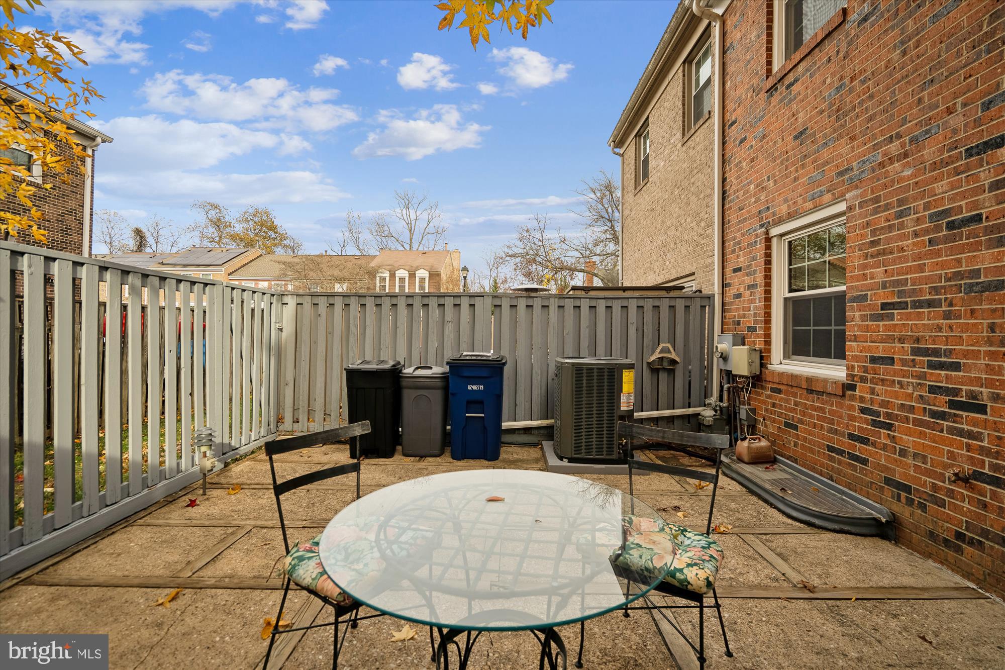 OAKLAND MILLS - Residential