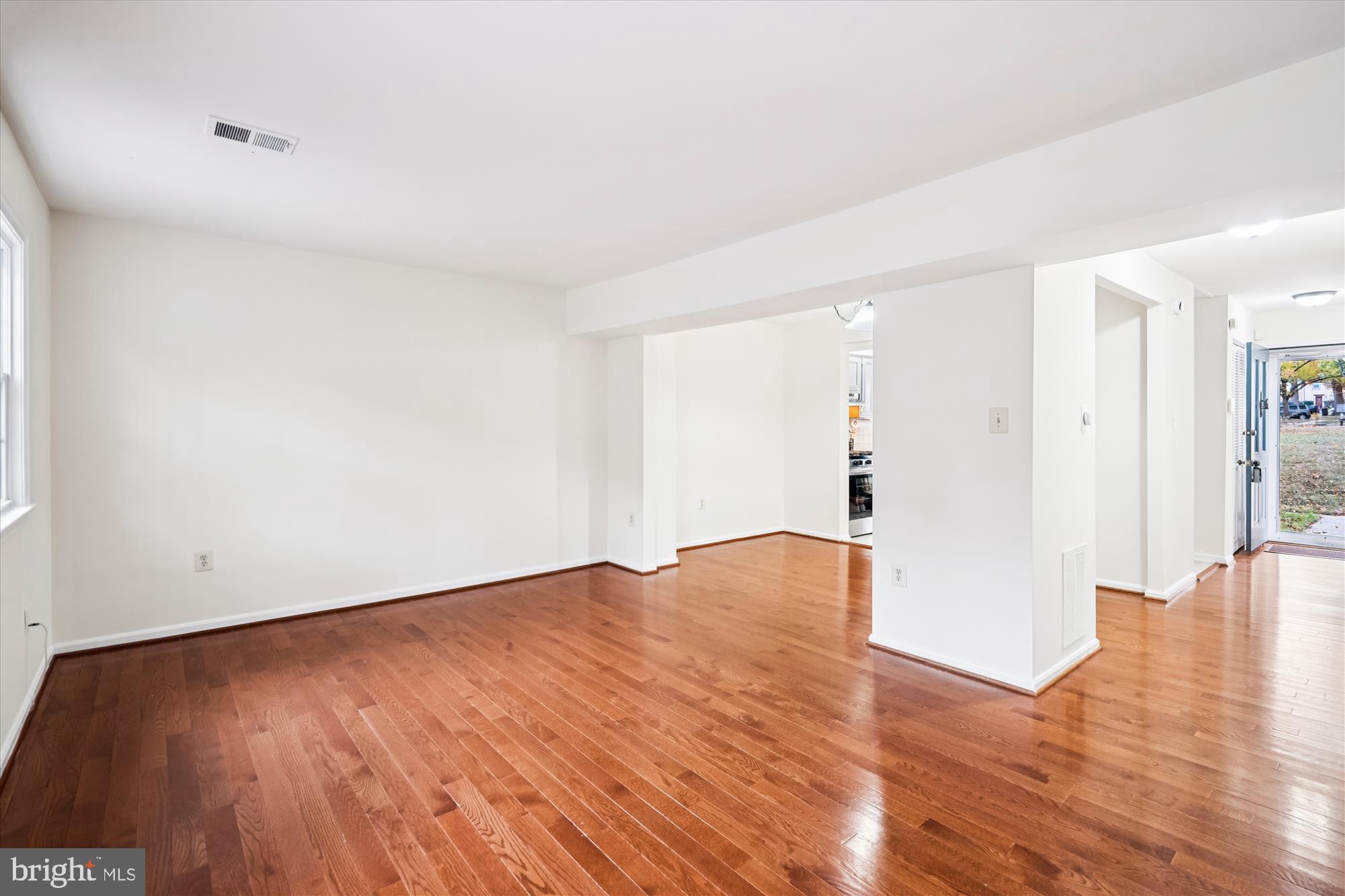 OAKLAND MILLS - Residential