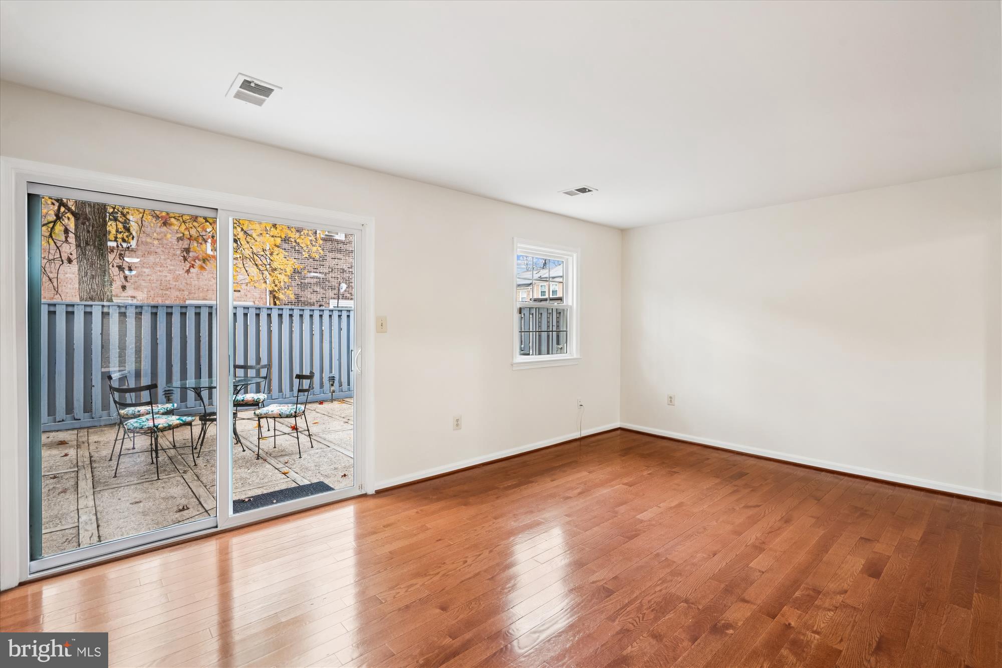 OAKLAND MILLS - Residential